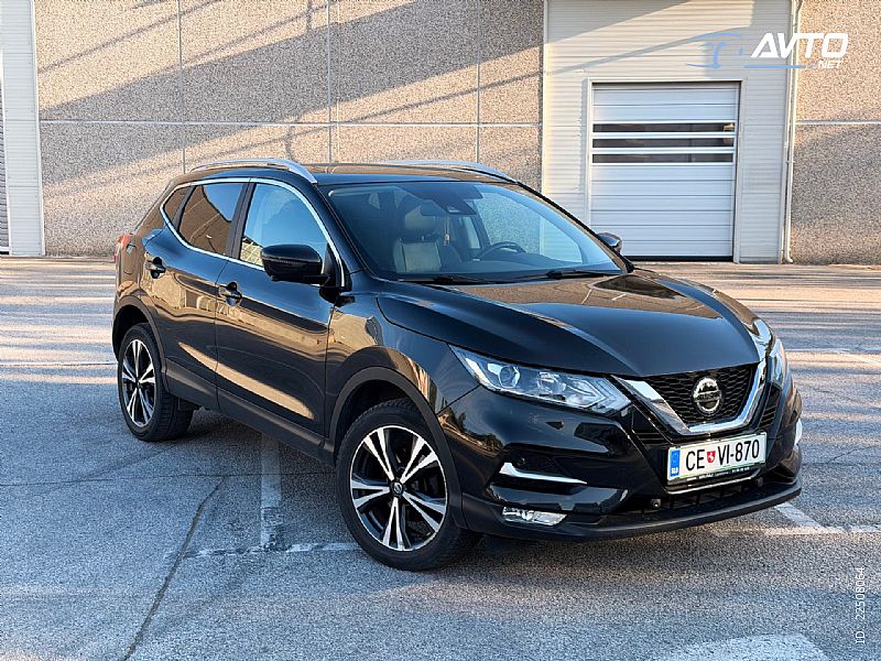 Nissan&nbsp;Qashqai&nbsp;<small><strong>4x4 1.6 dCi Tekna - Top - Panorama 360� Kamera</strong></small>