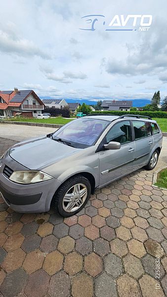 Renault&nbsp;Megane&nbsp;<small><strong>M�gane Grandtour 2.0 16V Privilege Luxe</strong></small>