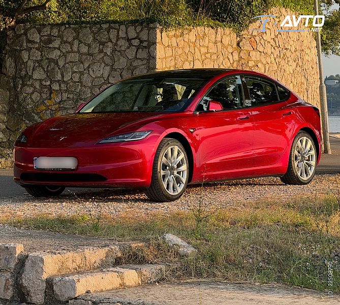 Tesla&nbsp;Model 3&nbsp;<small><strong>Highland Long Range AWD</strong></small>