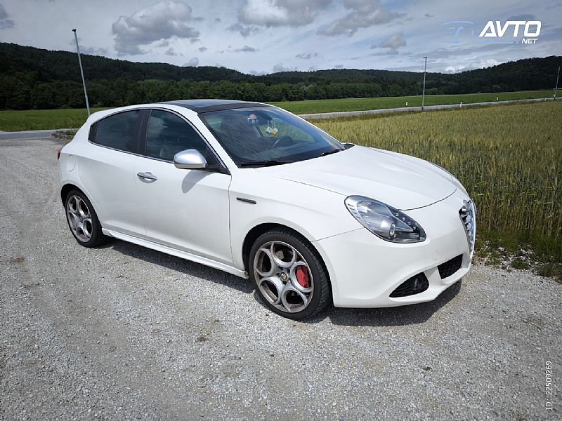 Alfa Romeo&nbsp;Giulietta&nbsp;<small><strong>1.4 TB MultiAir 16V Distinctive Sport 2</strong></small>