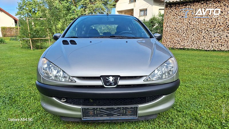Peugeot&nbsp;206&nbsp;<small><strong>X-Line 1.4</strong></small>