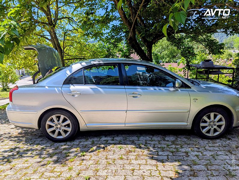 Toyota&nbsp;Avensis&nbsp;<small><strong>S D 2.0 D-4D Sol</strong></small>