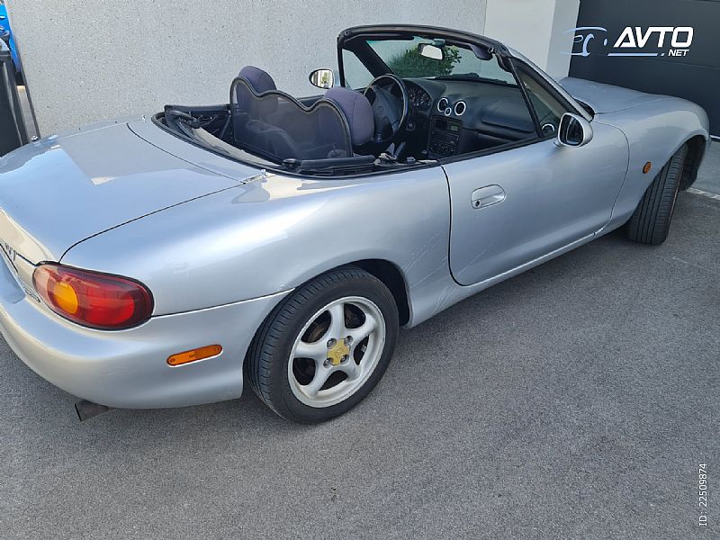 Mazda&nbsp;MX-5&nbsp;<small><strong>1.6i Base</strong></small>