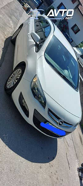 Opel&nbsp;Astra&nbsp;<small><strong>Sports Tourer 1.6 CDTI Cosmo Start Stop</strong></small>