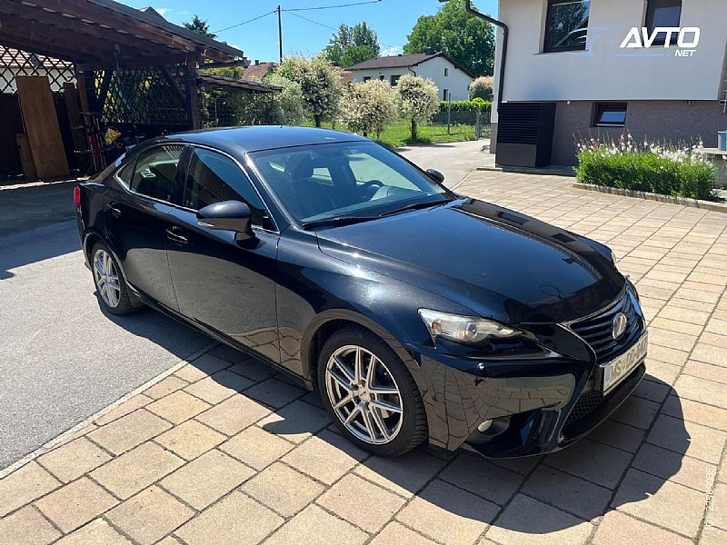 Lexus&nbsp;IS&nbsp;<small><strong>300h Executive</strong></small>