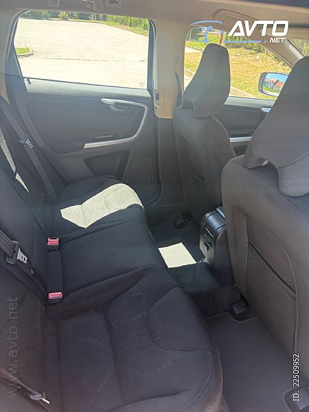 Volvo&nbsp;XC60&nbsp;<small><strong>FWD DRIVe Summum</strong></small>
