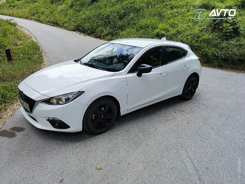 Mazda&nbsp;Mazda3&nbsp;<small><strong>Sport G100 Emotion</strong></small>