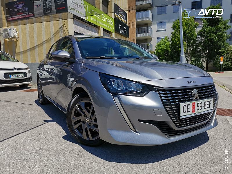 Peugeot&nbsp;208&nbsp;<small><strong>1.2 PureTech 100 Allure AVTOMATIK. NAVI. LED. PDC</strong></small>