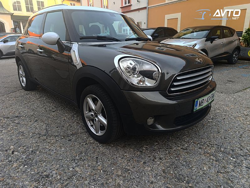 MINI&nbsp;Countryman&nbsp;<small><strong>Mini Cooper</strong></small>
