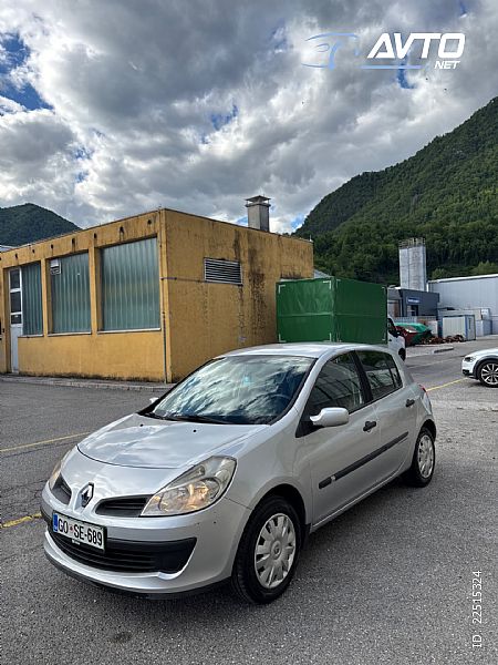 Renault&nbsp;Clio&nbsp;<small><strong></strong></small>