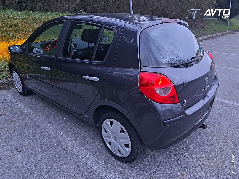 Renault&nbsp;Clio&nbsp;<small><strong>1.2 16V Dynamique</strong></small>