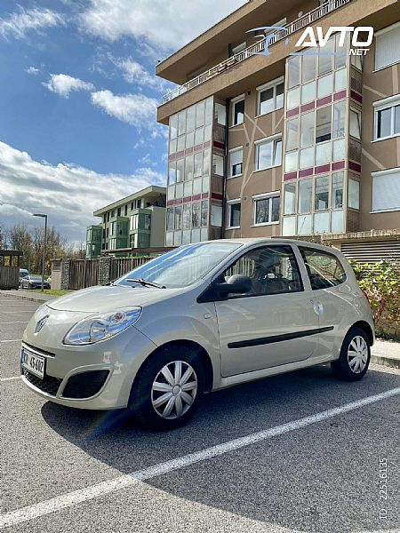 Renault&nbsp;Twingo&nbsp;<small><strong>1.2 16V</strong></small>
