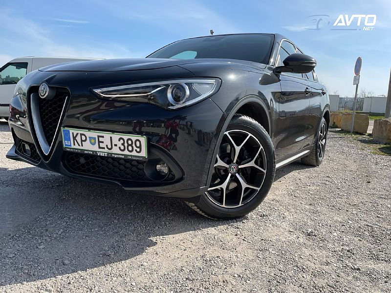 Alfa Romeo&nbsp;Stelvio&nbsp;<small><strong>Q4 2.2 Diesel 210 Business Avt.</strong></small>