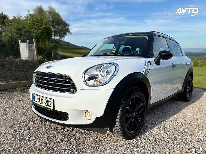 MINI&nbsp;Countryman&nbsp;<small><strong>Mini Cooper</strong></small>