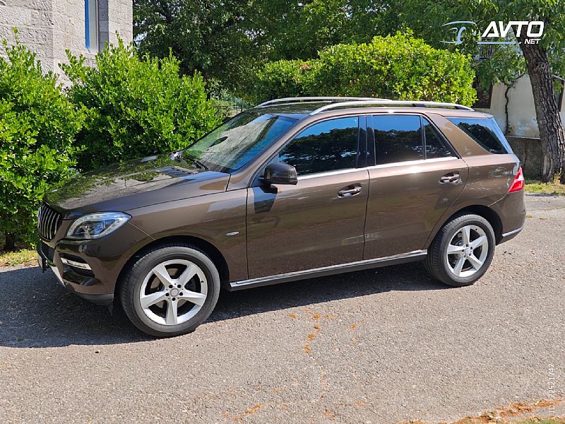 Mercedes-Benz&nbsp;ML-Razred&nbsp;<small><strong>ML 250 BlueTEC Avt.</strong></small>
