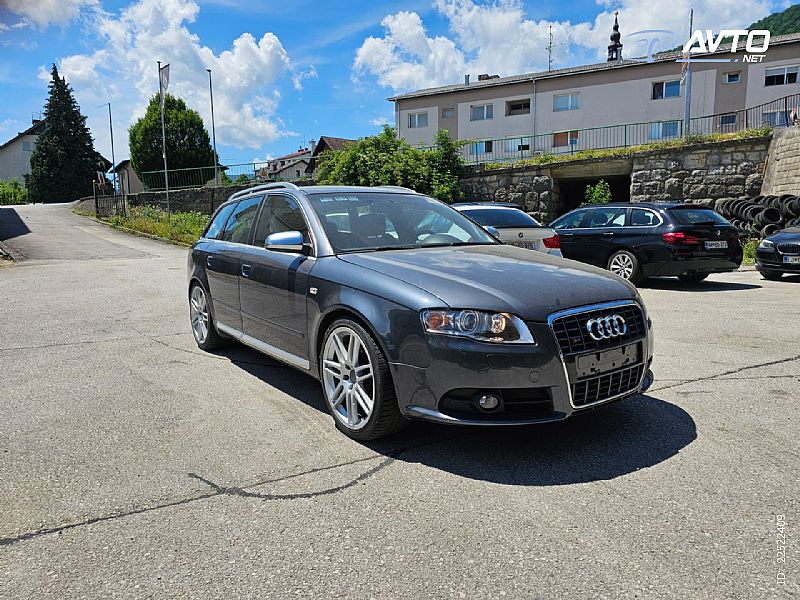 Audi&nbsp;S4&nbsp;<small><strong>Avant quattro 4.2 V8</strong></small>