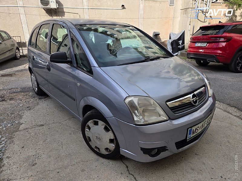 Opel&nbsp;Meriva&nbsp;<small><strong>1.4 16V Essentia</strong></small>
