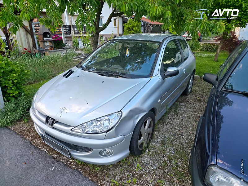 Peugeot&nbsp;206&nbsp;<small><strong>Quiksilver 1.4 16V - motor v okvari.</strong></small>