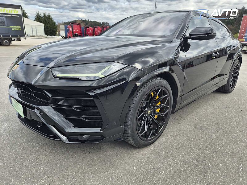 Lamborghini&nbsp;Urus&nbsp;<small><strong></strong></small>