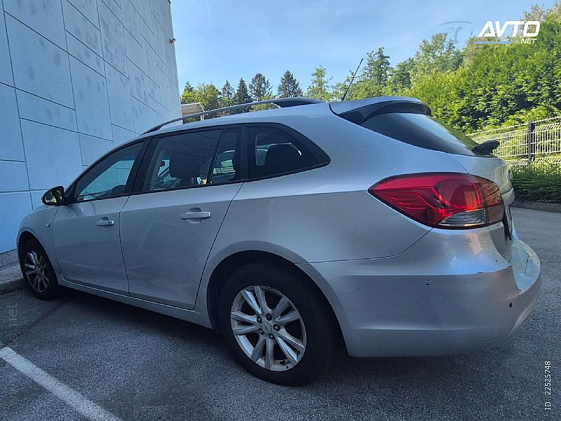 Chevrolet&nbsp;Cruze&nbsp;<small><strong>SW 1.6 LT Plus</strong></small>