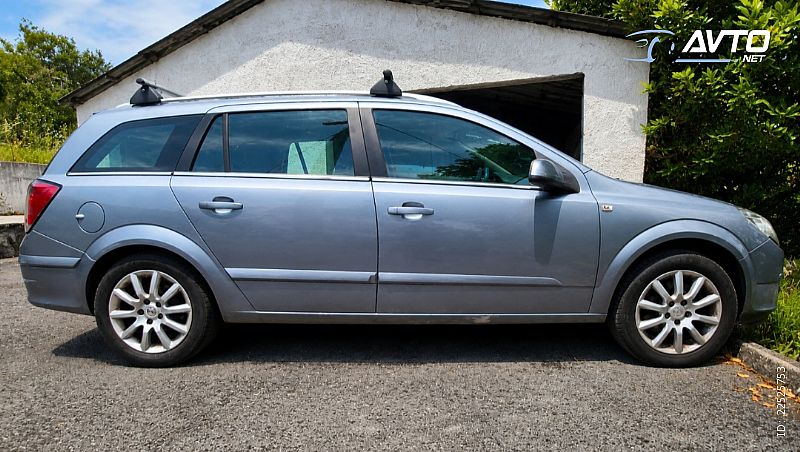 Opel&nbsp;Astra&nbsp;<small><strong>Karavan 1.9 CDTI Cosmo</strong></small>