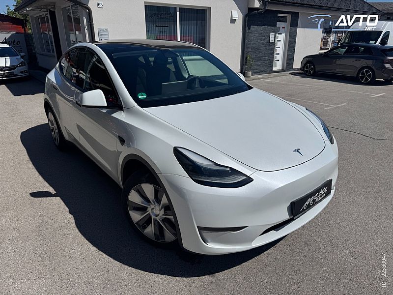 Tesla&nbsp;Model Y&nbsp;<small><strong>Long Range Dual Motor AWD REZERVIRAN</strong></small>