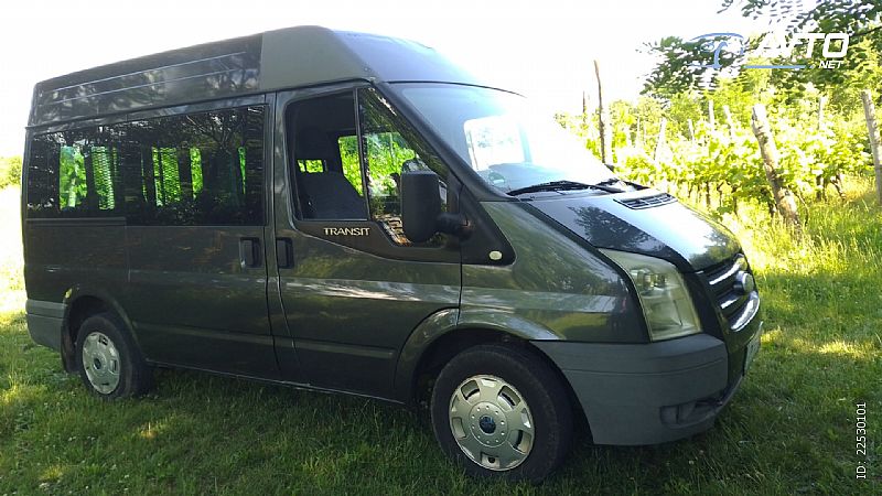 Ford&nbsp;Transit&nbsp;<small><strong>Minibus</strong></small>