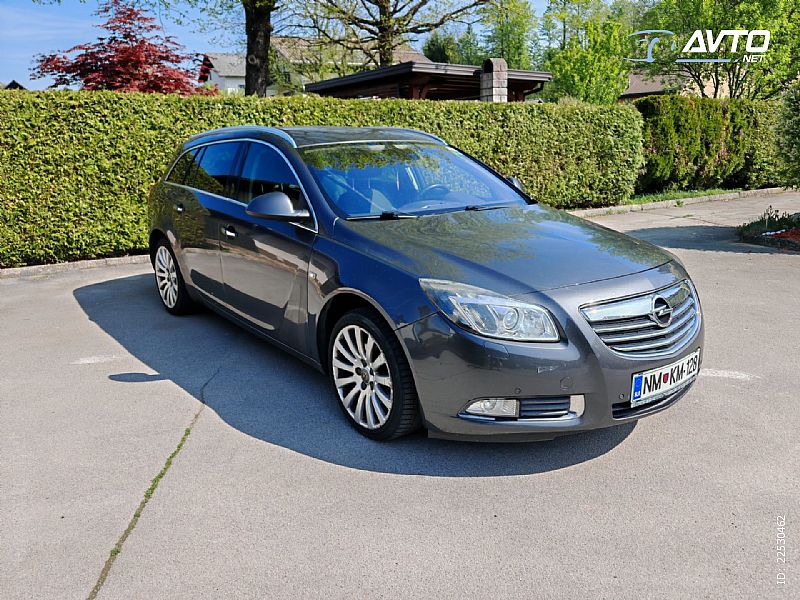 Opel&nbsp;Insignia&nbsp;<small><strong>2.0 CDTI Sport</strong></small>