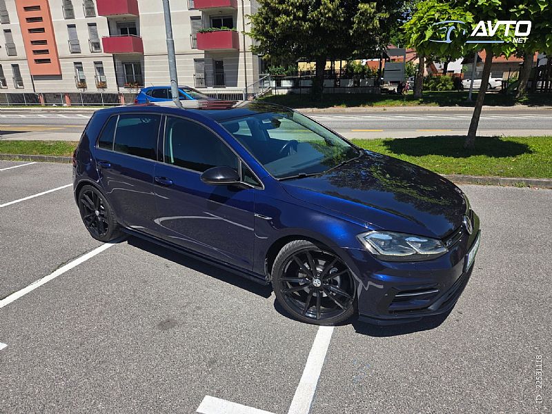 Volkswagen&nbsp;Golf&nbsp;<small><strong>1.5 TSI ACT BMT R-Line-Pano-Virtual-full led</strong></small>