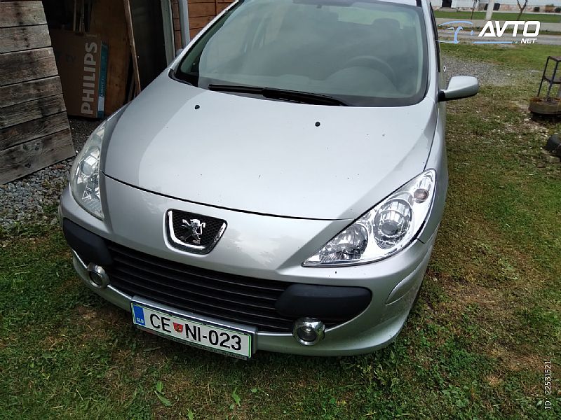 Peugeot&nbsp;307&nbsp;<small><strong>Break D-Sign 1.6 16V</strong></small>
