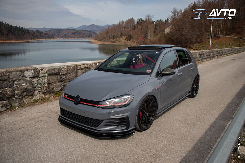 Volkswagen&nbsp;Golf&nbsp;<small><strong>GTI TCR APR Predelava- Akrapovi�</strong></small>