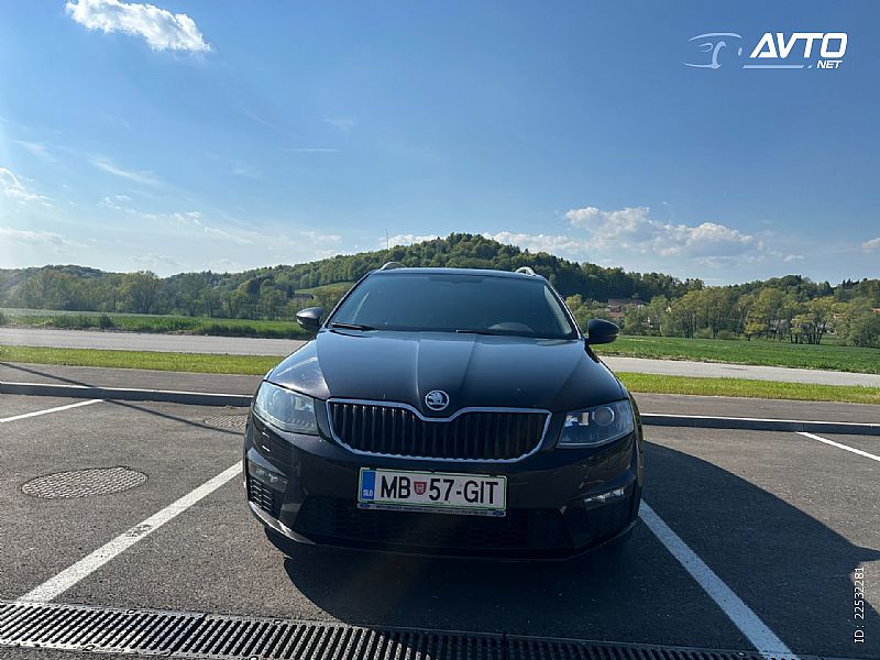 �koda&nbsp;Octavia&nbsp;<small><strong>Combi 4x4 2.0 TDI RS DSG</strong></small>