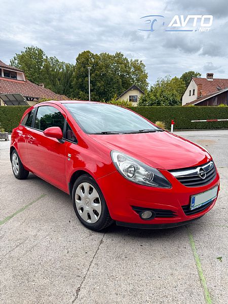 Opel&nbsp;Corsa&nbsp;<small><strong>Enjoy 1.4 16V Avt.</strong></small>