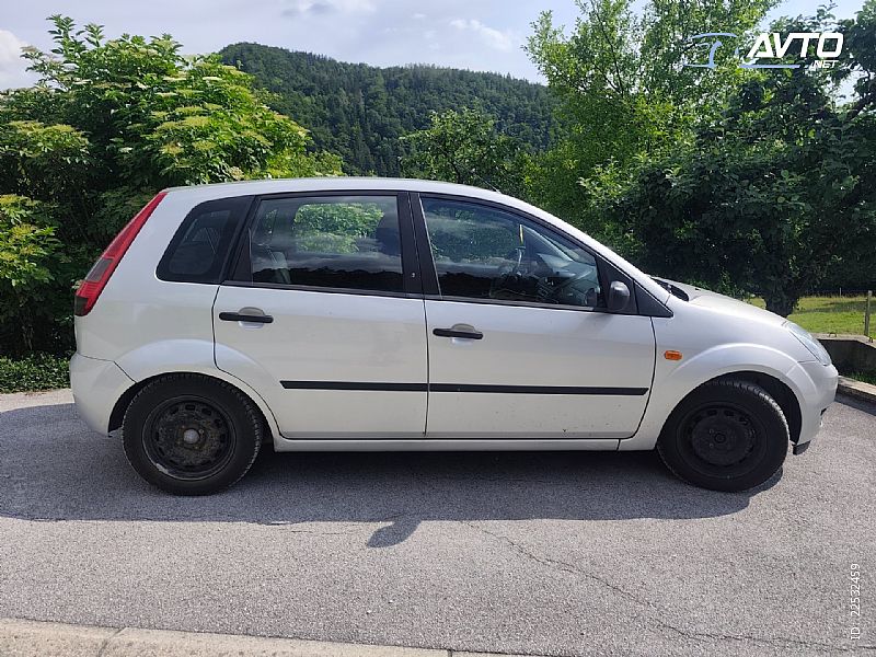 Ford&nbsp;Fiesta&nbsp;<small><strong>Sun Edition 1.3i 8V</strong></small>