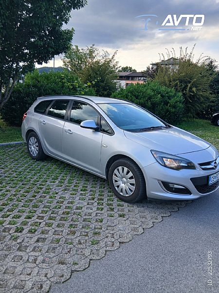 Opel&nbsp;Astra&nbsp;<small><strong>Sports Tourer 1.7 CDTI Active</strong></small>
