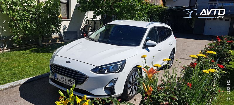Ford&nbsp;Focus&nbsp;<small><strong>1.5 EcoBlue Connected samo 65000km prevozenih 1 la</strong></small>