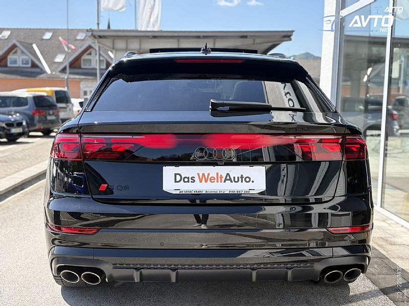 Audi&nbsp;SQ8&nbsp;<small><strong>TFSI quattro Tiptronic</strong></small>