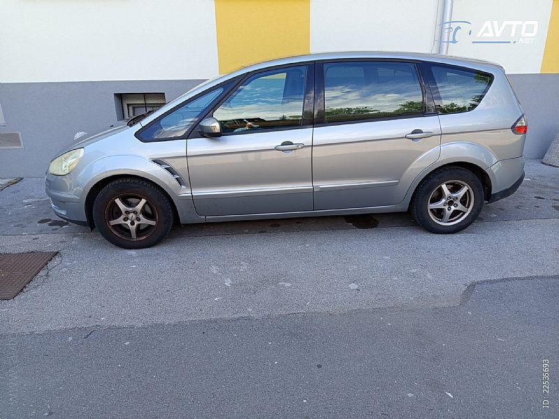 Ford&nbsp;S-Max&nbsp;<small><strong>2.0 Trend</strong></small>