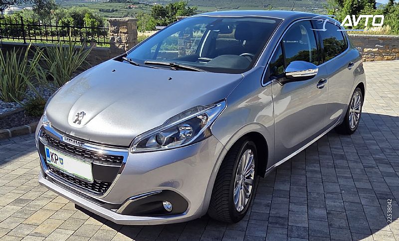 Peugeot&nbsp;208&nbsp;<small><strong>1.2 PureTech 83 Allure </strong></small>
