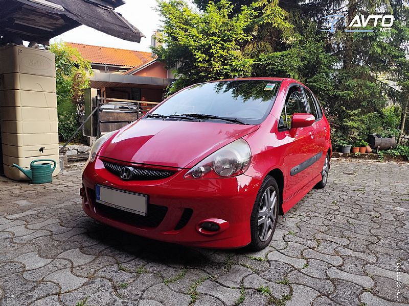 Honda&nbsp;Jazz&nbsp;<small><strong>1.4i SPORT</strong></small>