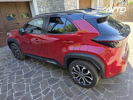Toyota&nbsp;Yaris Cross&nbsp;<small><strong>1.5 VVT-iE Sport Avt.</strong></small>
