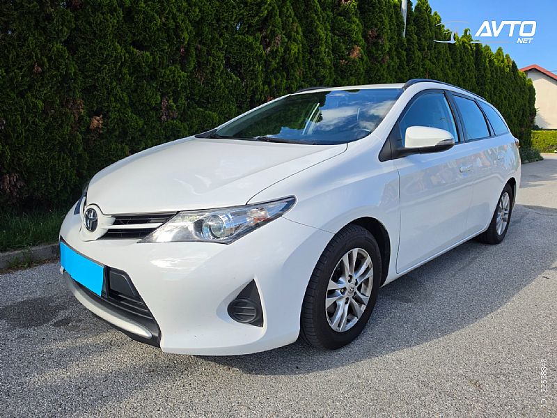 Toyota&nbsp;Auris&nbsp;<small><strong>TS 1.4 D-4D Luna</strong></small>