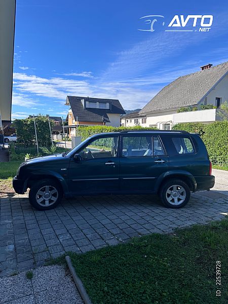 Suzuki&nbsp;Grand Vitara&nbsp;<small><strong>2.7 V6 XL7</strong></small>