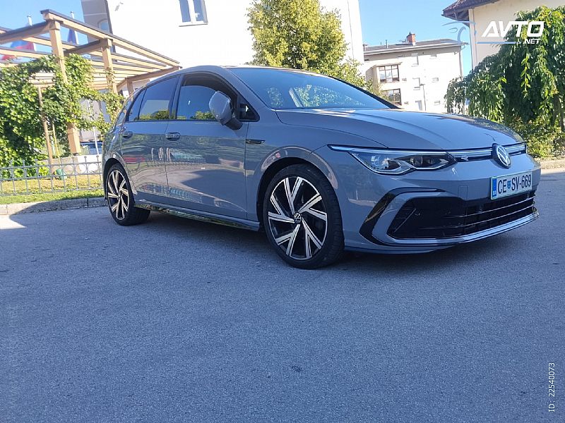 Volkswagen&nbsp;Golf&nbsp;<small><strong>1.5 TSI ACT R-Line</strong></small>