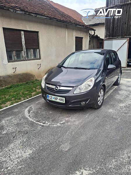Opel&nbsp;Corsa&nbsp;<small><strong>Colour Edition 1.2 16V</strong></small>