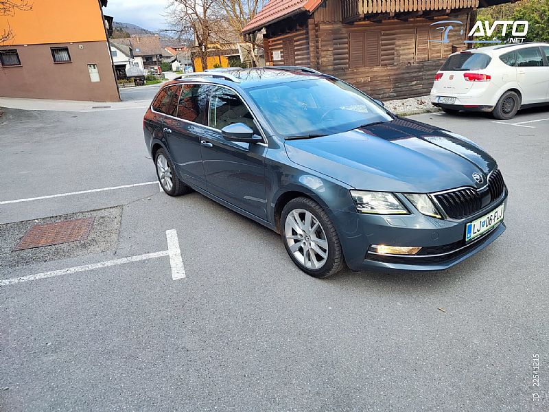 �koda&nbsp;Octavia&nbsp;<small><strong>Combi 1.5 TSI ACT Style DSG</strong></small>
