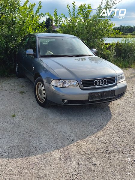 Audi&nbsp;A4&nbsp;<small><strong>1.6</strong></small>