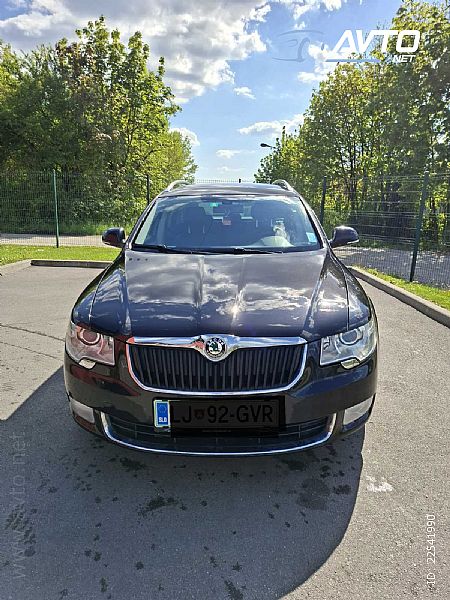 �koda&nbsp;Superb&nbsp;<small><strong>Combi 2.0 TDI CR Comfort DSG</strong></small>