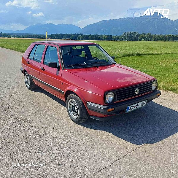 Volkswagen&nbsp;Golf&nbsp;<small><strong>1.3 CL</strong></small>