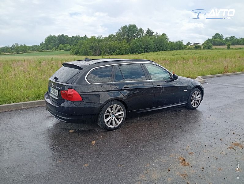 BMW&nbsp;serija 3 Touring:&nbsp;<small><strong>320d</strong></small>